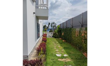 VENTA CASA CAMPESTRE LAGO CALIMA