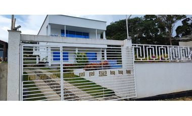 VENTA CASA CAMPESTRE LAGO CALIMA