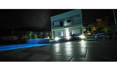 VENTA CASA CAMPESTRE LAGO CALIMA