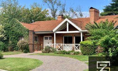 Casa en venta de 3 dormitorios c/ cochera en El Rodal