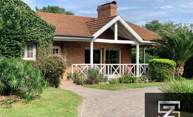 Casa en venta de 3 dormitorios c/ cochera en El Rodal