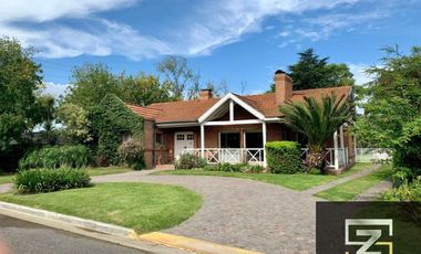 Casa en venta de 3 dormitorios c/ cochera en El Rodal