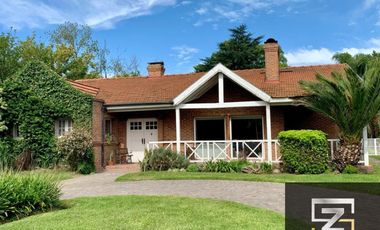 Casa en venta de 3 dormitorios c/ cochera en El Rodal