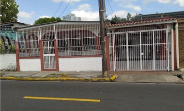 Se vende casa en Urbanización Santa María, Betania.