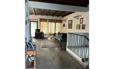 Se vende casa en Los ngeles, Betania
