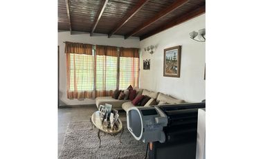 Se vende casa en Los ngeles, Betania