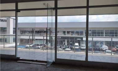 Se Alquila Local Comercial en Costa Sur