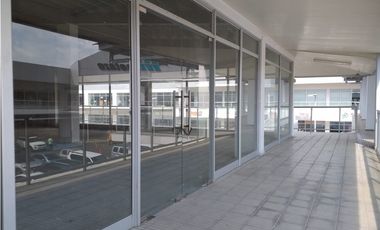 Se Alquila Local Comercial en Costa Sur