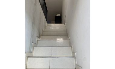 SE VENDE CASA BIFAMILIAR EN SANTA BARBARA CON RENTA DE 1300 MIL PASAJE