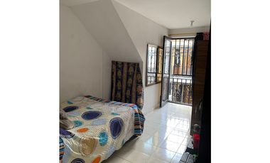 SE VENDE CASA BIFAMILIAR EN SANTA BARBARA CON RENTA DE 1300 MIL PASAJE