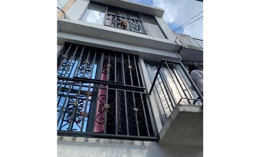 SE VENDE CASA BIFAMILIAR EN SANTA BARBARA CON RENTA DE 1300 MIL PASAJE