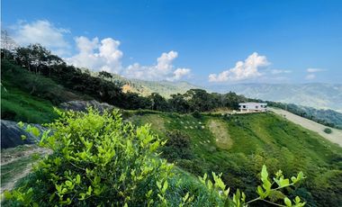 Se vende finca con casa de Lujo en San Roque, Antioquia