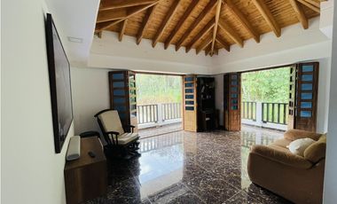 Se vende finca con casa de Lujo en San Roque, Antioquia