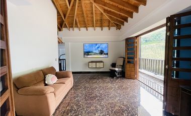 Se vende finca con casa de Lujo en San Roque, Antioquia