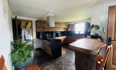 Se vende finca con casa de Lujo en San Roque, Antioquia