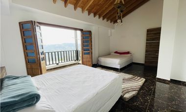 Se vende finca con casa de Lujo en San Roque, Antioquia