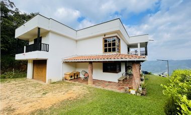 Se vende finca con casa de Lujo en San Roque, Antioquia