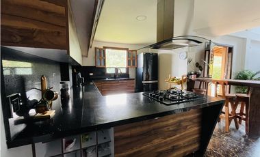 Se vende finca con casa de Lujo en San Roque, Antioquia