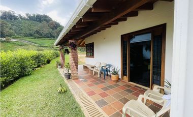 Se vende finca con casa de Lujo en San Roque, Antioquia