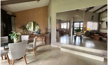 En venta hermosa casa en el exclusivo complejo residencial Los Molinos