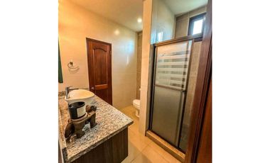 En venta hermosa casa en el exclusivo complejo residencial Los Molinos