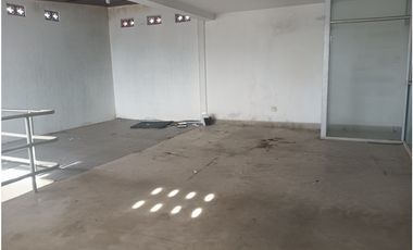 OFICINA EN ARRIENDO B. OBRERO CERCA AL MERCADO DEL SUR