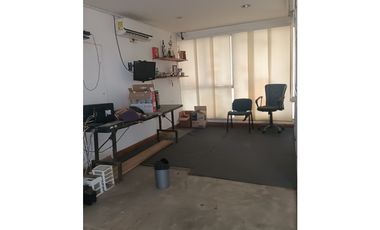 OFICINA EN ARRIENDO B. OBRERO CERCA AL MERCADO DEL SUR