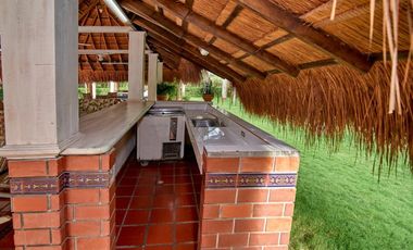 FINCA EN ARRIENDO POR DAS EN BERASTEGUI