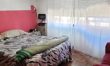 Casa en venta de 3 dormitorios c/ cochera en Temperley