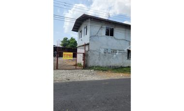 Venta de terreno con dos apartamentos!!!!