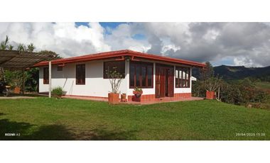 Vendo Casa Campestre en El Alto del Choco - Vía Marinilla  El Peñol