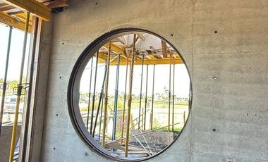 Casa en venta de 3 pisos a estrenar en Nordelta