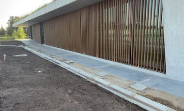 Casa en venta de 3 pisos a estrenar en Nordelta