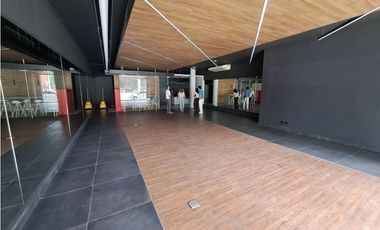 SE ALQUILA LOCAL COMERCIAL EN CALLE 50