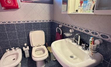 VENDE casa en el centro 10x20