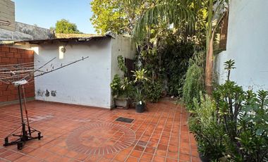 VENDE casa en el centro 10x20