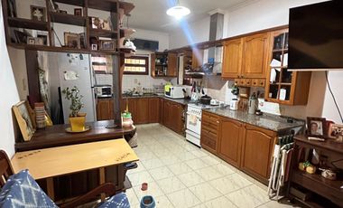 VENDE casa en el centro 10x20