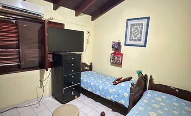 VENDE casa en el centro 10x20