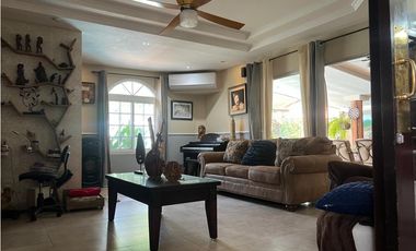 VENTA CASA CON TERRENO VILLA ZAITA