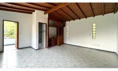 Se vende finca sabaneta ,el Romeral