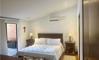 Vendo Hermosa casa en Los Parra-El Poblado.Medellín totalmente remodel