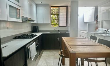 Vendo Hermosa casa en Los Parra-El Poblado.Medellín totalmente remodel