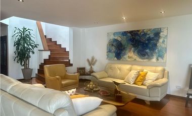 Vendo Hermosa casa en Los Parra-El Poblado.Medellín totalmente remodel