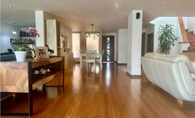 Vendo Hermosa casa en Los Parra-El Poblado.Medellín totalmente remodel