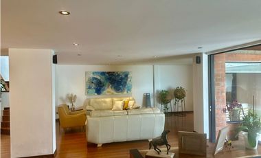 Vendo Hermosa casa en Los Parra-El Poblado.Medellín totalmente remodel