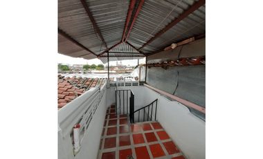 SE ARRIENDA CASA EL VICTORIA PISO 2 - TULUA
