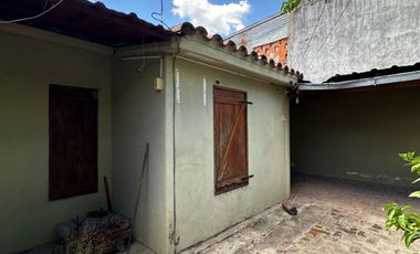 VENDE casa Barrio Colluccio excelente zona