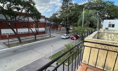 VENDE excelente casa en zona centro