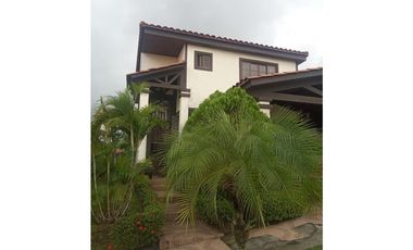 Se alquila casa en las cumbres