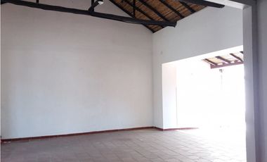 CASA EN VENTA PLAZOLETA PERALTA GIRON